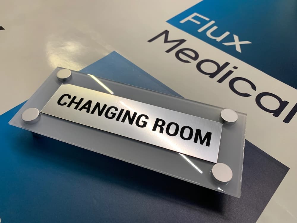 Kaseton świetlny przy głównej ulicy